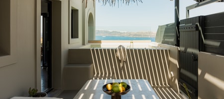 Executive Suite with Private Heated Plunge Pool and Caldera View