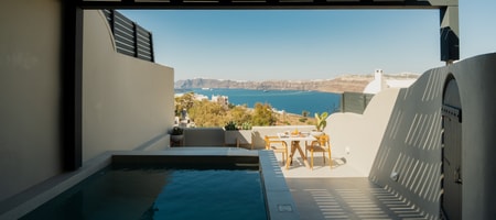 Honeymoon Suite with Private Heated Plunge Pool and Caldera View