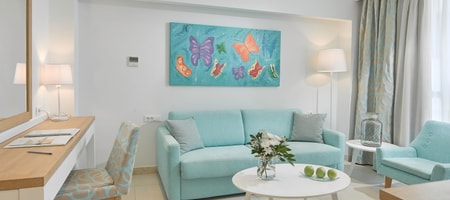 Junior Suite Sharing Pool (45 m2)