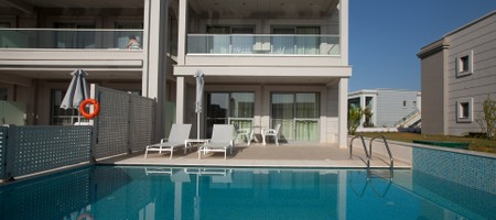 Deluxe Suite Private Pool [2-storey]