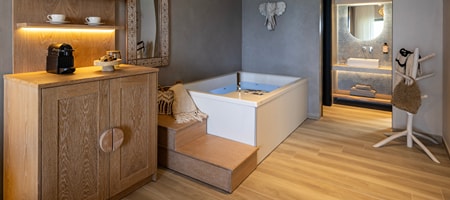 Mayasari Suite Sea View  | Indoor Jacuzzi