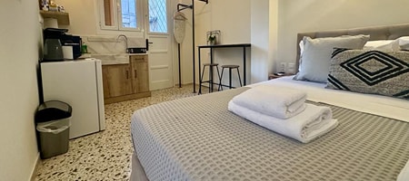Stylish & Cozy Studio_3