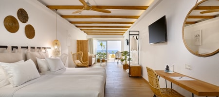 Superior Junior Suite Outodoor Jacuzzi Sea View