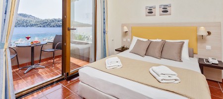 Double Room Upper Floor Sea View (12-14m²)