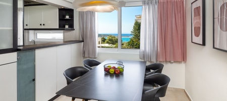 Two Bedroom Sea View Apartment with Garden (Vouliagmeni Stylish Homes)