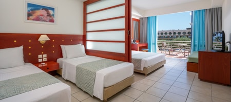 Economy Family Room with Land View (5 persons)