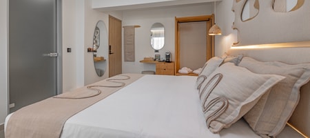 Deluxe Double with Heated Outdoor Jacuzzi