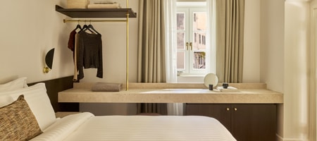Deluxe Guestroom with Accessible Private Entrance