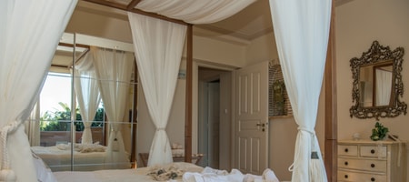 Three-Bedroom Beachfront View Suite
