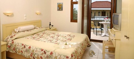 Double Standard Room with Pool or Sea View