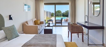 Deluxe Sea View Room with Private Pool