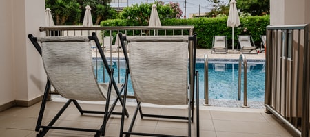 Swim up room