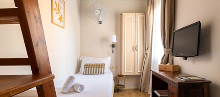 Twin Room - Picasso