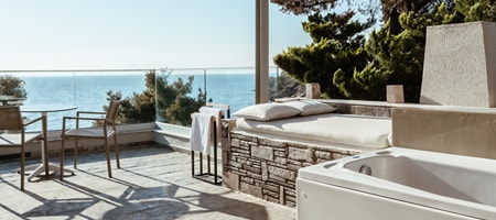 Elegant Suite with Sea View and Hot tub