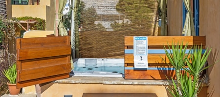 Giorgos Suite 3 (Garden View with Jacuzzi)