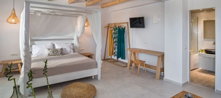 Honeymoon Sea View Suite with Jacuzzi