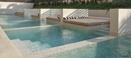 Superior Swim Up Room