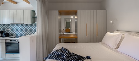 Superior Suite with Jacuzzi (702)