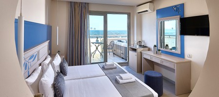 One Bedroom Suite Open Air Jacuzzi Sea View