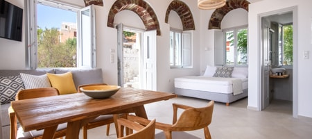 Deluxe Apartment with Sea View Balcony – King Bed