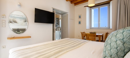 Deluxe Apartment with Sea View Balcony – King Bed