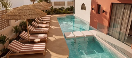 Deluxe Double with Sharing Pool