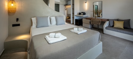 Deluxe Suite with Balcony Castle View