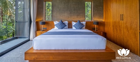 Six-Bedroom Villa