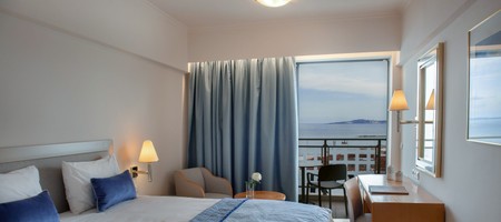 Deluxe room with sea view