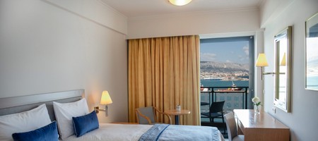 Superior room with port view