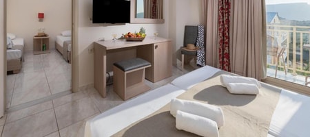 Family 2 Bedrooms Room with Garden View
