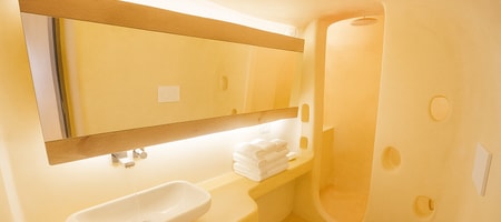 8 Cliff Cave Suite