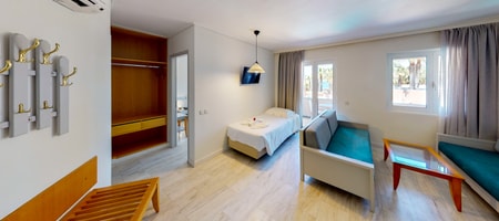 Junior Suite One Bedroom Land View