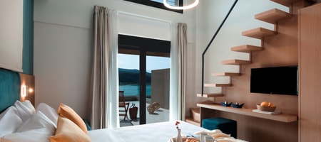 Split-level Suite with Sea view