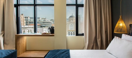 Senior Suite Metropolis View