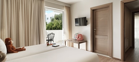 Deluxe Family Room