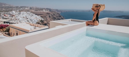 Deluxe Cliff Suite with Caldera View & Outdoor Jacuzzi