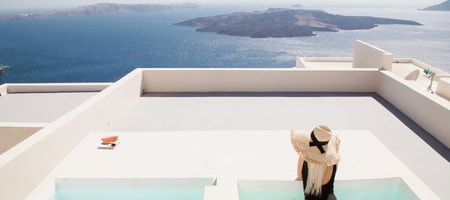 Deluxe Suite with Caldera View & Outdoor Jacuzzi