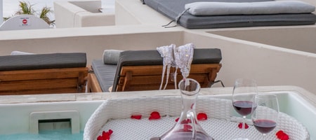 Junior Cave Suite with Caldera View & Outdoor Jacuzzi