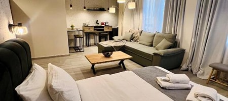 Deluxe Studio