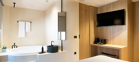 Lovers' Nest with Indoor Tub