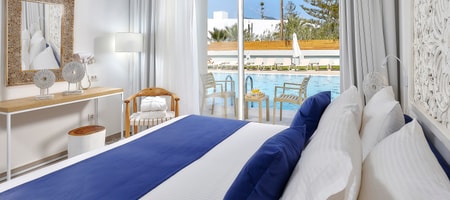 Junior Double Suite with Sharing Pool