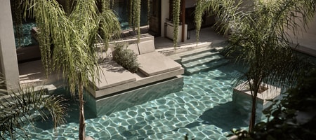 Friends & Family Swim Up Suite up to 5