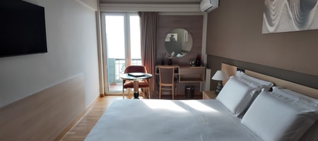 Family Room with Sea View- Adjoining Rooms