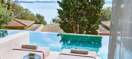Swim Up Junior Bungalow Suite