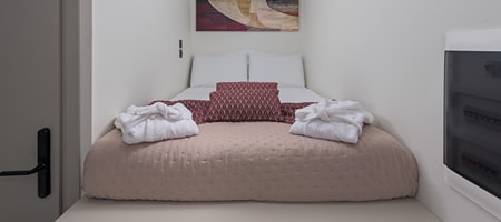 Seafront Rooftop Room with Private Jacuzzi & Terrace