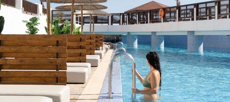 Family Suite Sharing Pool