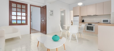 Nina - Standard Beachfront Apartment