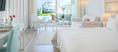 Junior Suite Sea Front Private Pool