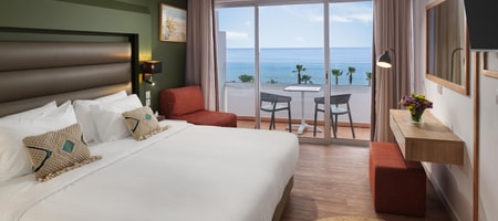 Deluxe Room Sea View with Executive Lounge Access